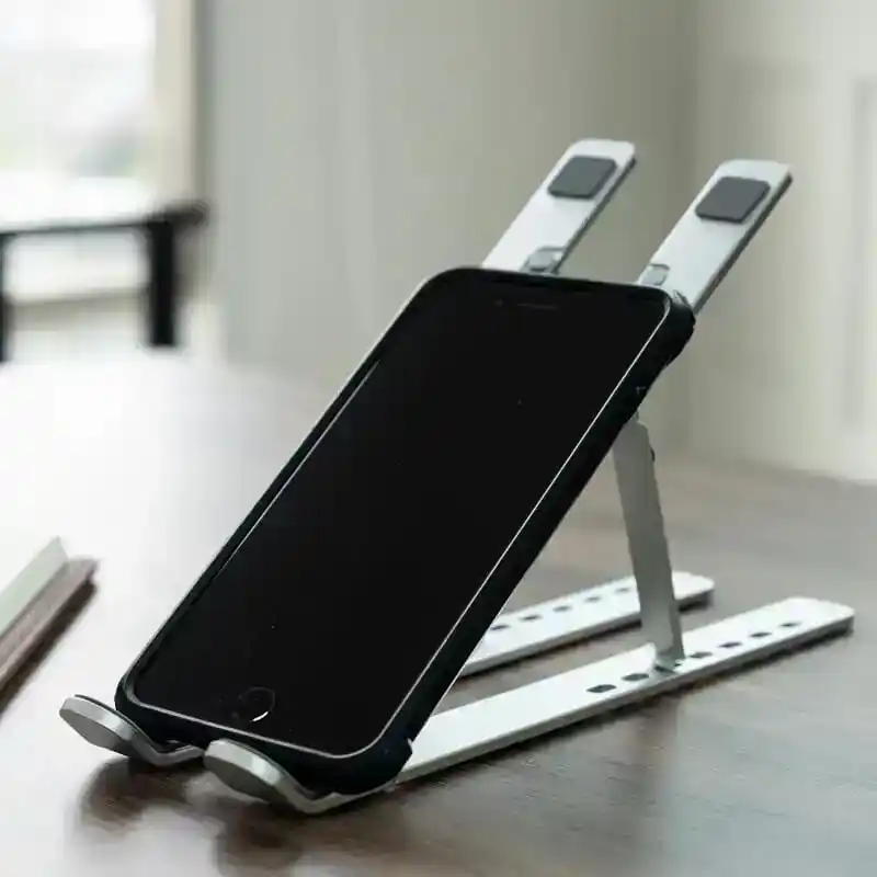 PORTABLE LAPTOP STAND